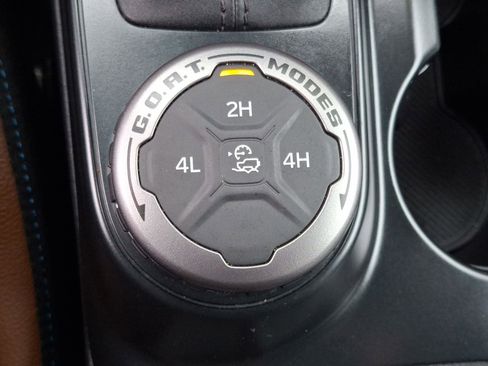 Used 2024 Ford Bronco Outer Banks image 24