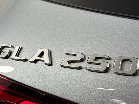New 2026 Mercedes-Benz GLA 250 image 8
