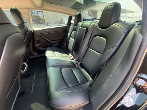 Used 2023 Tesla Model 3 Standard Range RWD image 9