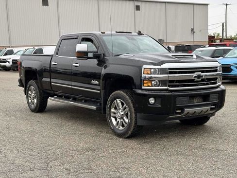Used 2018 Chevrolet Silverado 2500 High Country w/ Duramax Plus Package AWD/4WD image 9