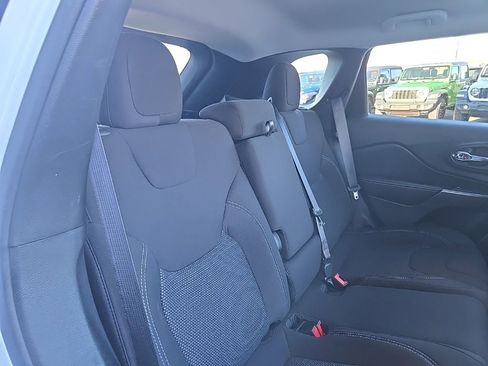 Used 2021 Jeep Cherokee Latitude image 80