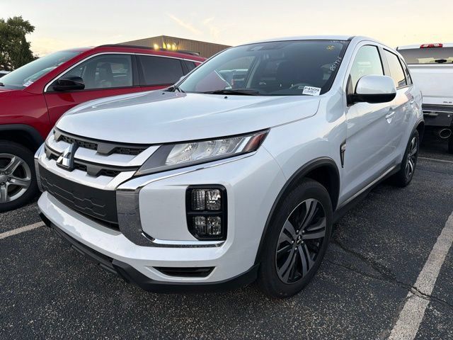 Used 2026 Mitsubishi Outlander Sport ES AWD/4WD image 3