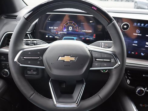 New 2025 Chevrolet Suburban LT w/ Advanced Technology Package image 6