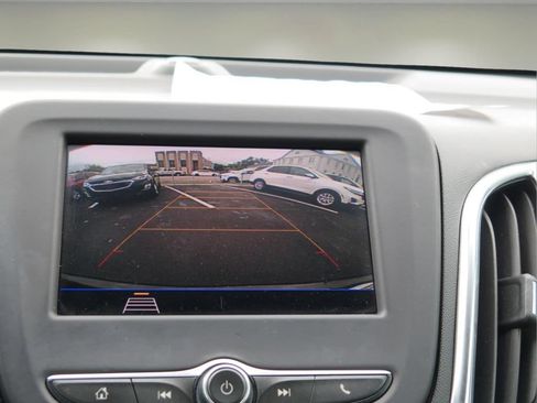 Used 2020 Chevrolet Equinox LT FWD image 18