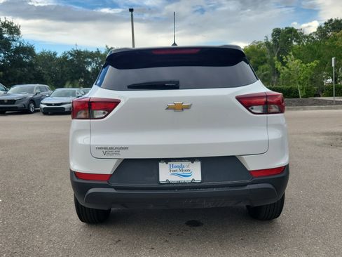 Used 2025 Chevrolet TrailBlazer LS w/ LS Convenience Package FWD image 5