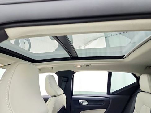 New 2026 Volvo XC40 B5 Ultra w/ Climate Package image 18