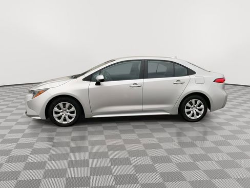 Used 2024 Toyota Corolla LE image 4
