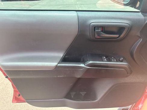 Used 2022 Toyota Tacoma SR RWD image 7