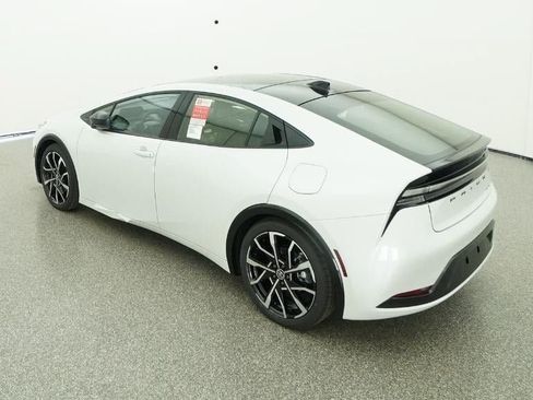New 2026 Toyota Prius Plug-In Hybrid FWD image 5