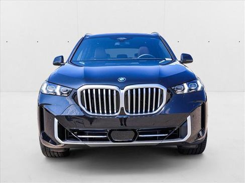 Used 2026 BMW X5 xDrive50e w/ Executive Package AWD/4WD image 2