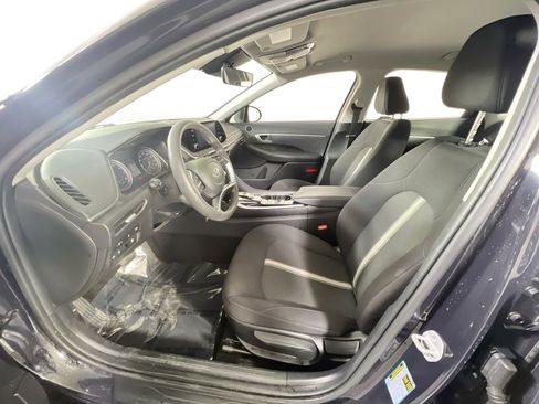Used 2023 Hyundai Sonata SE w/ Preferred Accessory Package image 19