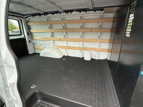 Used 2024 Chevrolet Express 2500 w/ Driver Convenience Package image 11