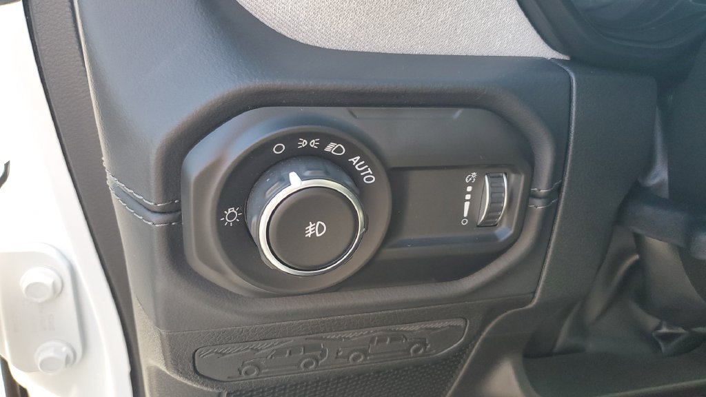 Used 2026 Jeep Wrangler Unlimited Sahara AWD/4WD image 23
