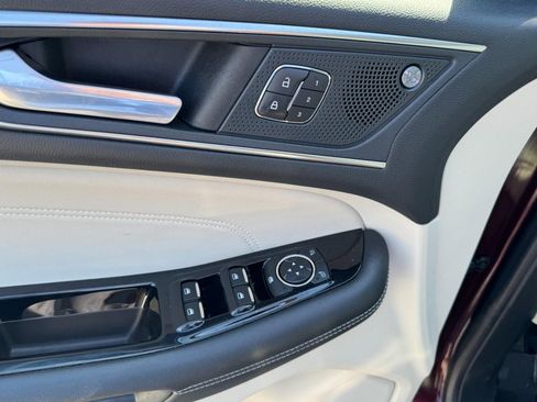 Used 2019 Ford Edge Titanium w/ Equipment Group 301A AWD/4WD image 16