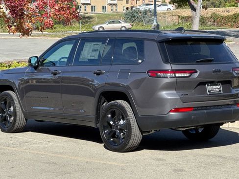 New 2025 Jeep Grand Cherokee L Limited w/ Black Appearance Package image 5