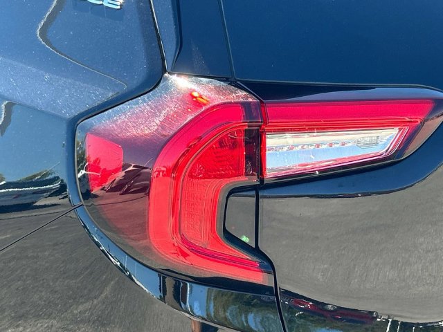 Used 2024 GMC Terrain SLE FWD image 10