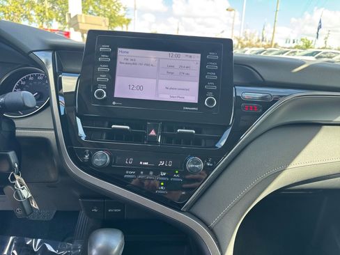Used 2024 Toyota Camry SE image 18
