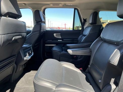 Used 2025 Ford Expedition Platinum AWD/4WD image 15