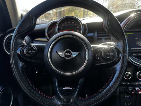Used 2015 MINI Cooper S image 16