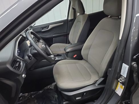 Certified 2022 Ford Escape SE w/ Cold Weather Package AWD/4WD image 33