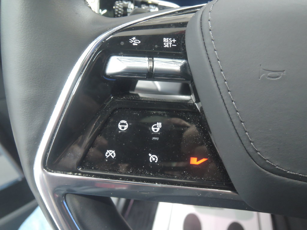 Used 2026 Cadillac Vistiq Platinum AWD/4WD image 17