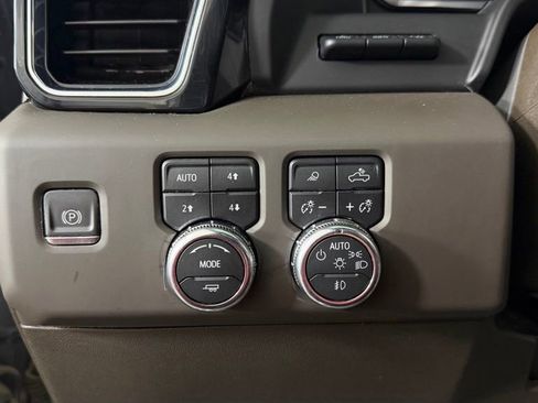 Used 2024 GMC Sierra 2500 Denali w/ Denali Reserve Package AWD/4WD image 14