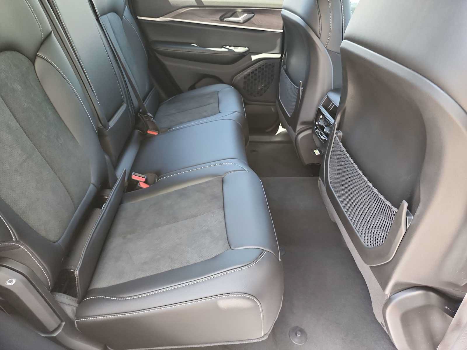 New 2026 Jeep Grand Cherokee Altitude AWD/4WD image 16