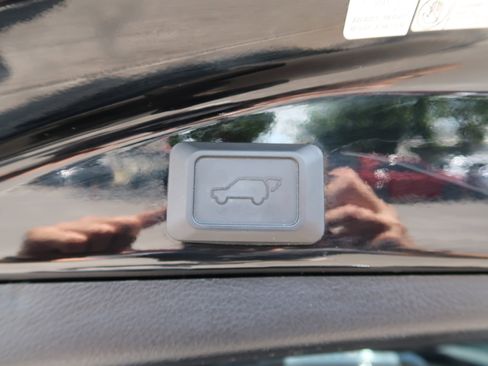 Used 2017 Toyota RAV4 Limited image 43