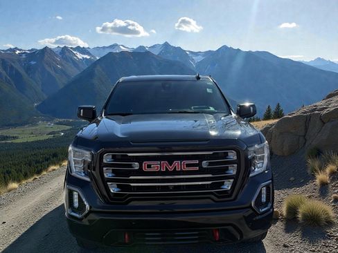 Used 2019 GMC Sierra 1500 AT4 w/ AT4 Premium Package image 2