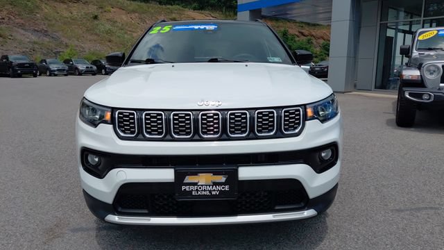 Used 2025 Jeep Compass Limited AWD/4WD image 9