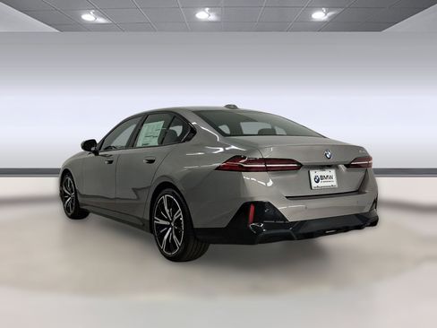 New 2026 BMW 530i image 3