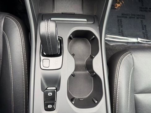 Used 2020 Volvo XC40 T5 Momentum image 17