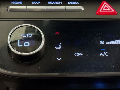 Used 2024 Hyundai Sonata SEL FWD image 17