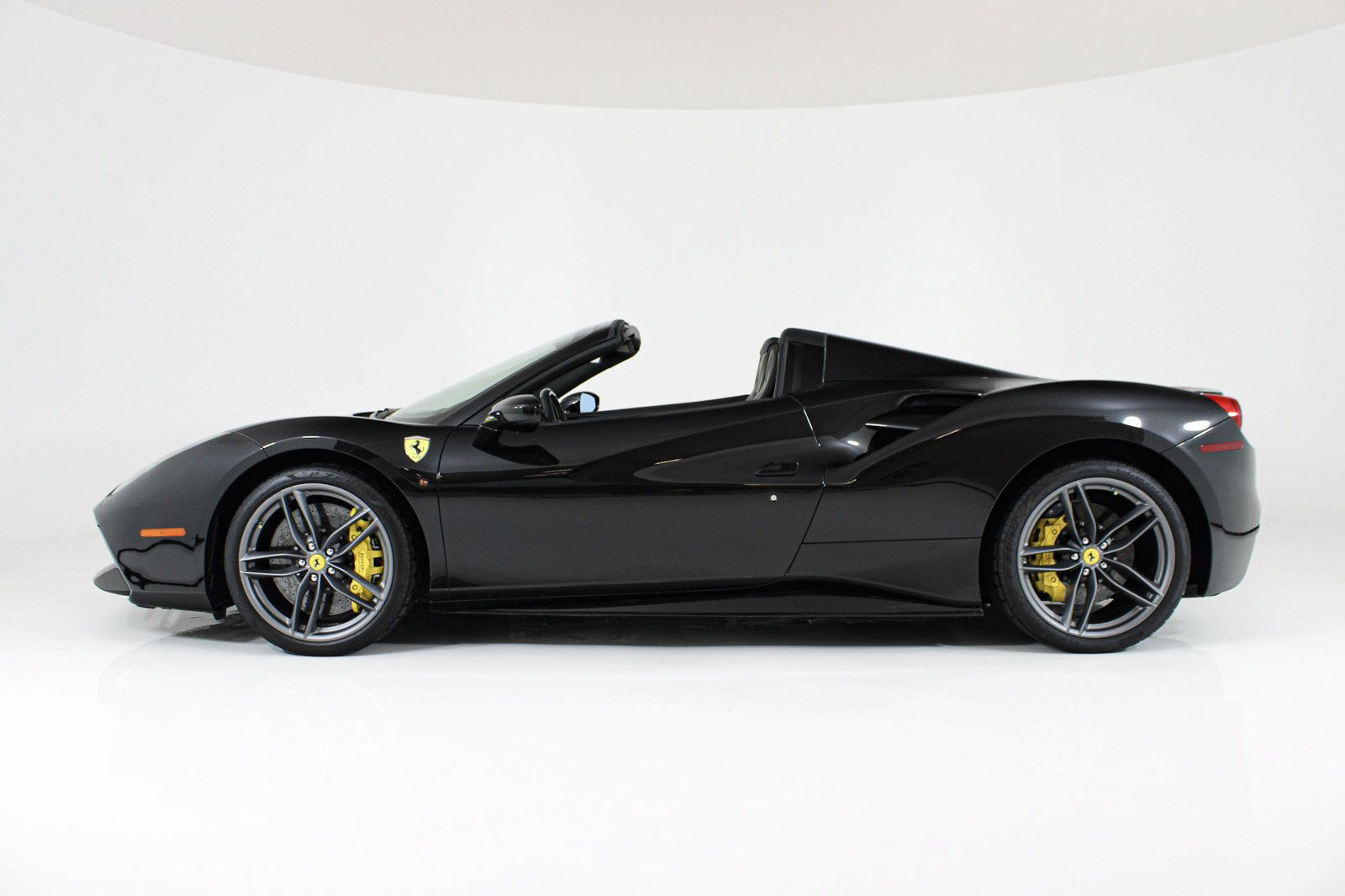 Certified 2017 Ferrari 488 Spider RWD image 4