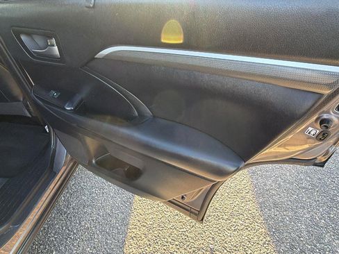 Used 2019 Toyota Highlander SE w/ Nightshade Edition image 18