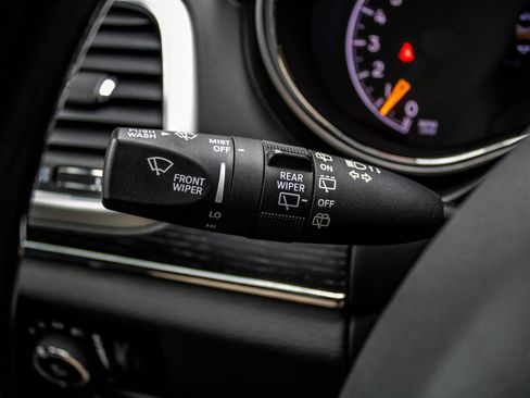 Used 2021 Jeep Grand Cherokee Summit AWD/4WD image 33