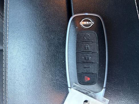 Used 2025 Nissan Rogue SV image 21