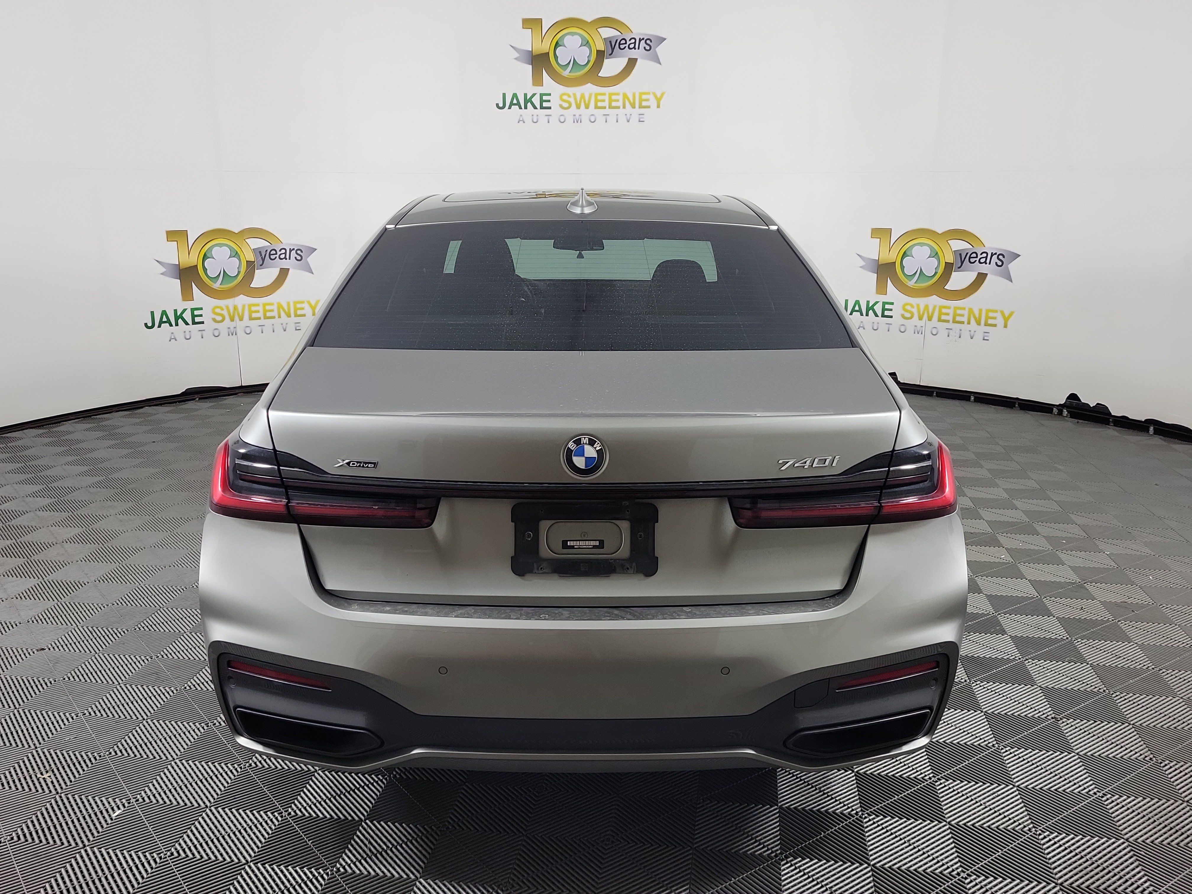 Certified 2022 BMW 740i xDrive w/ Luxury Rear Seating Package AWD/4WD image 3