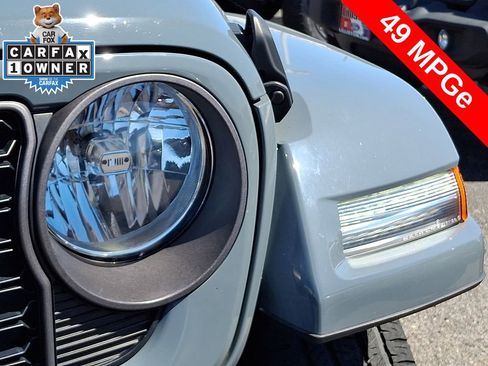 Used 2024 Jeep Wrangler Unlimited AWD/4WD image 9