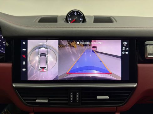 Used 2023 Porsche Cayenne image 18