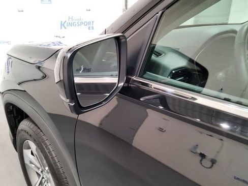 Certified 2025 Honda Pilot EX-L image 10