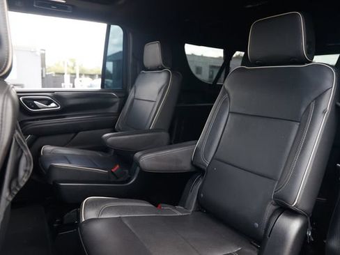 Used 2023 GMC Yukon XL SLT RWD image 11