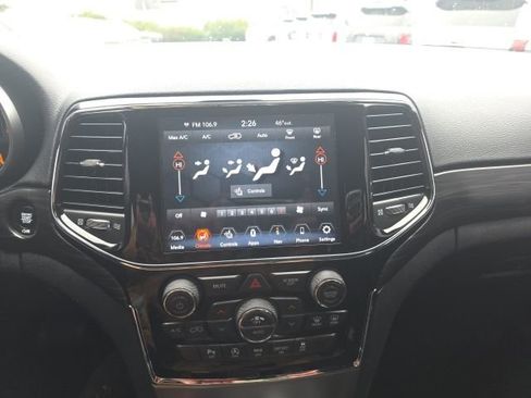 Used 2020 Jeep Grand Cherokee Altitude AWD/4WD image 15