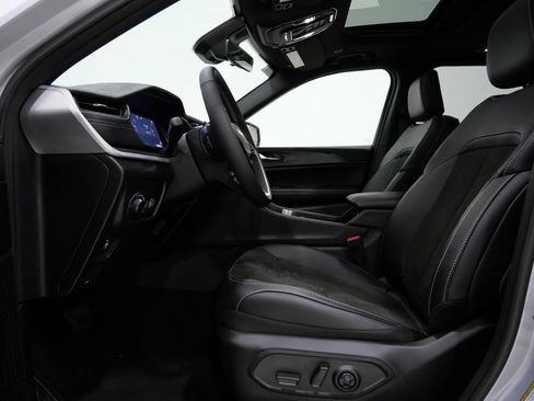 New 2025 Jeep Grand Cherokee Altitude image 13