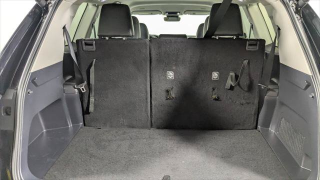 Used 2025 Toyota Grand Highlander AWD image 19