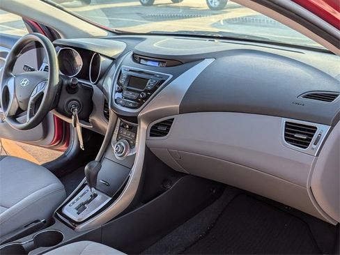 Used 2013 Hyundai Elantra GLS image 24