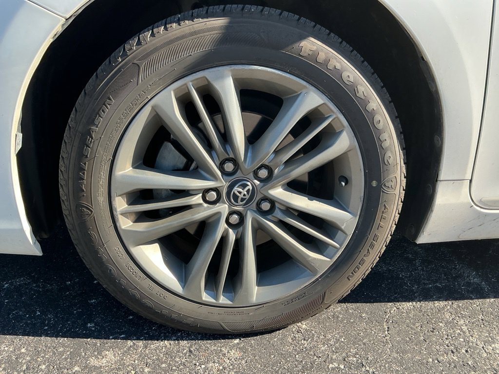 Used 2017 Toyota Camry SE FWD image 4