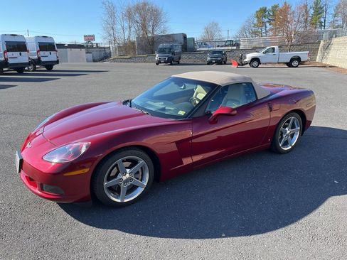 Used 2006 Chevrolet Corvette Convertible w/ Preferred Equipment Group image 4