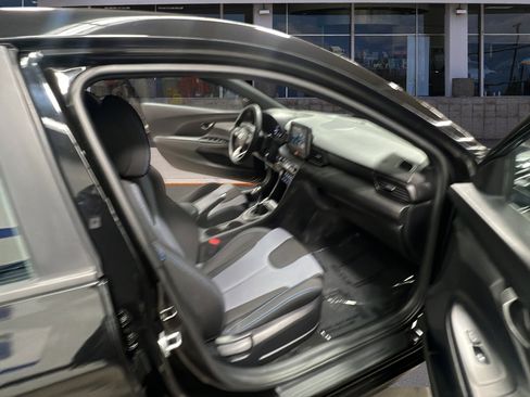 Used 2020 Hyundai Veloster 2.0 image 14