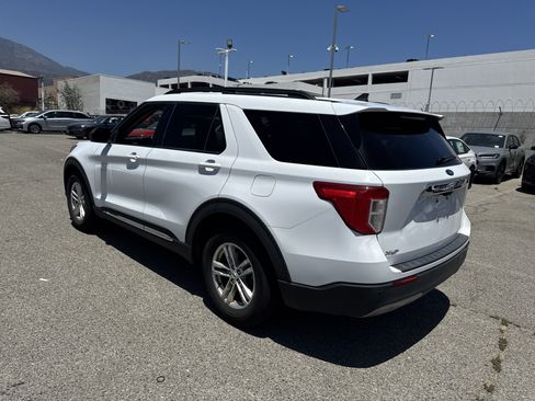 Used 2023 Ford Explorer XLT w/ Equipment Group 202A RWD image 6